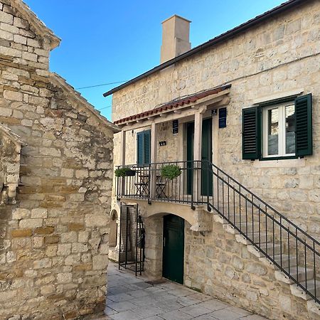 Perfectly Located Cherry Stone House Split Buitenkant foto
