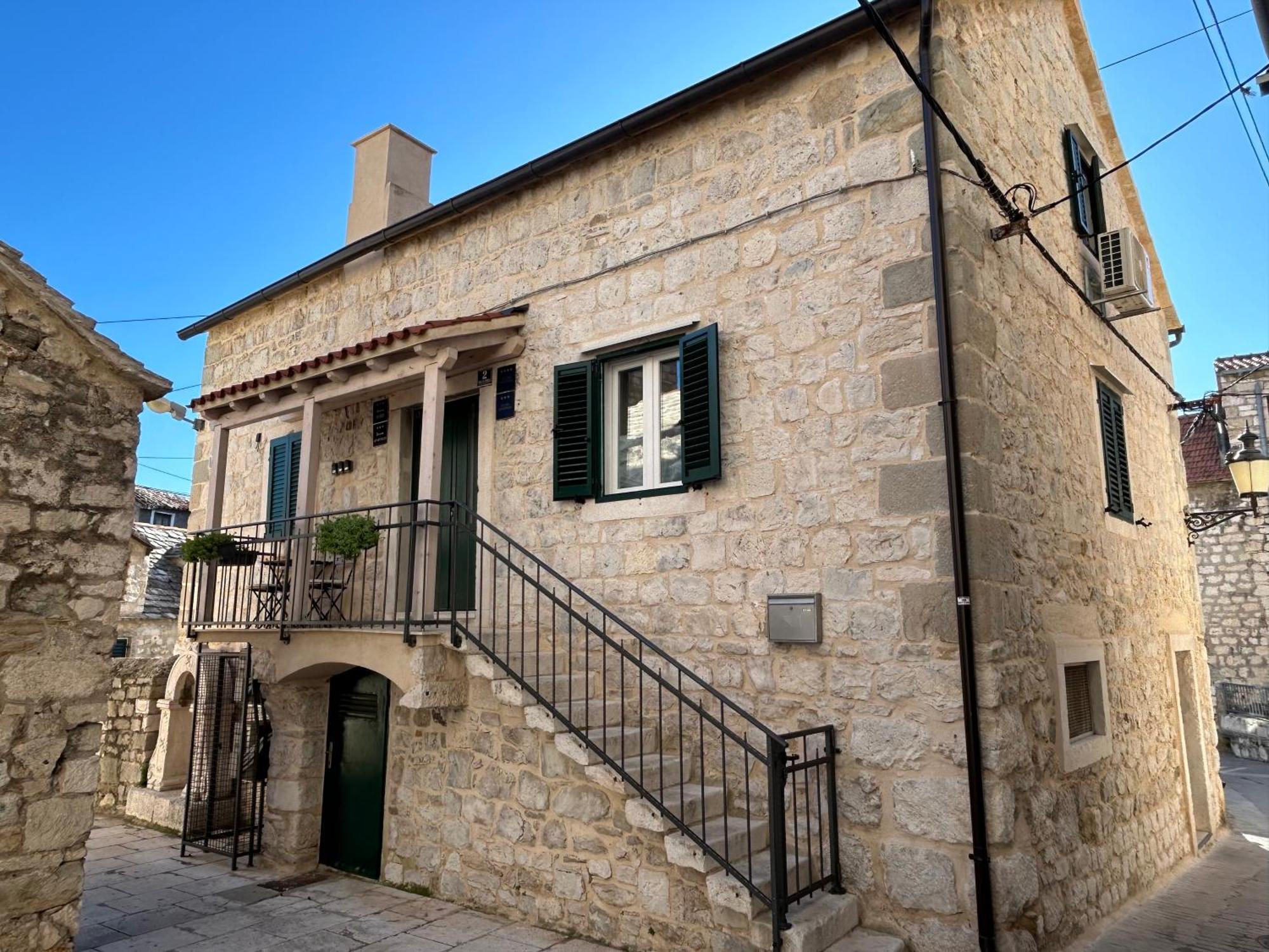 Perfectly Located Cherry Stone House Split Buitenkant foto